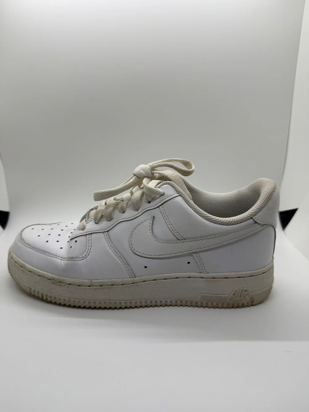 Nike Air Force 1 ‘07 Low White Leather Sneakers Women’s US 8 EU 39 DD8959-100